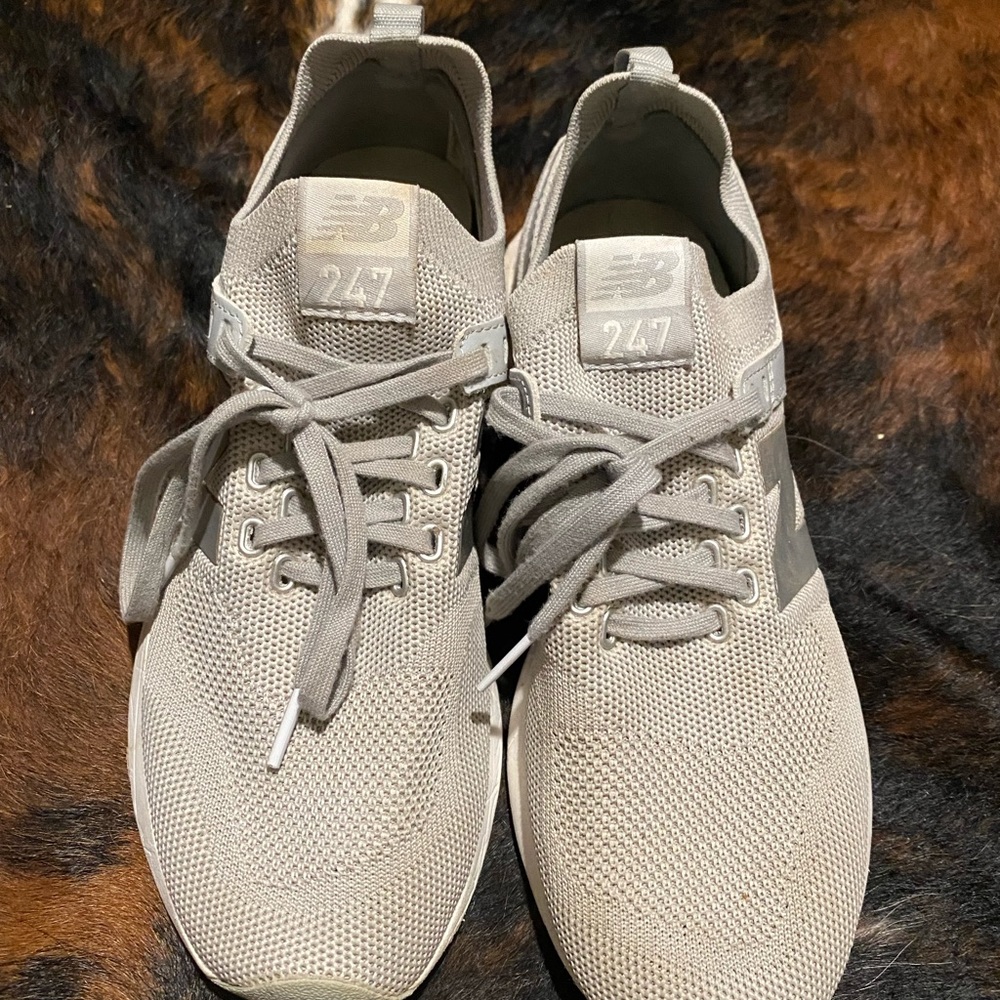 New balance tennis shoes size 10
